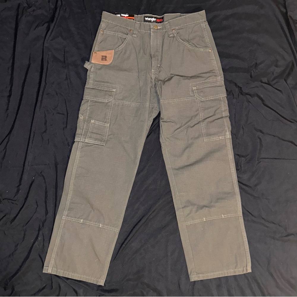 Wrangler Men's Cargo Pants in Gray